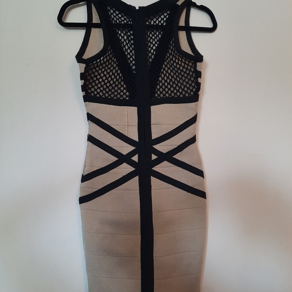 Dress - Picture 3 of 3